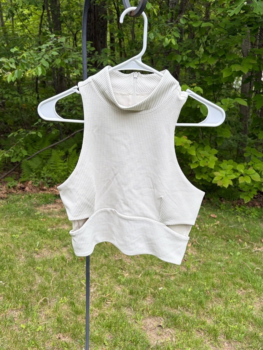 Lululemon Ribbed Softstreme Mockneck Cropped Tank Size Medium - Picture 4 of 9